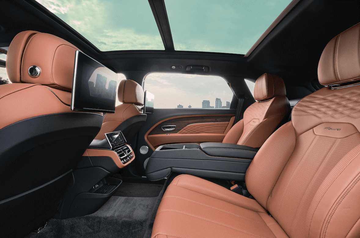 Khoang hành khách phía sau siêu sang bệ vệ bệ vệ trên Bentley Bentayga EWB - Ảnh 2