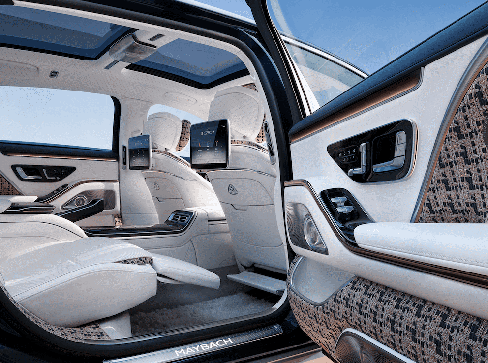 Vải thượng lưu Bouclé kết hợp da trắng pha lê trên Maybach Haute Voiture - Ảnh 2