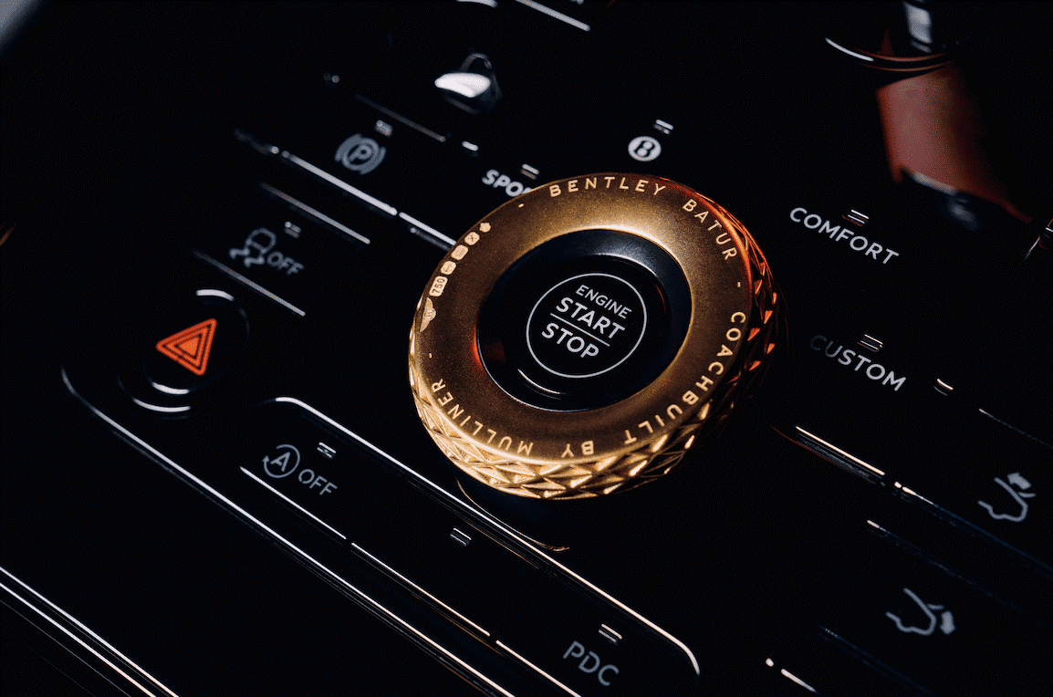 Chi tiết cơ khí in 3D bằng vàng 18K nguyên chất bên trong Bentley Mulliner Batur - Ảnh 2