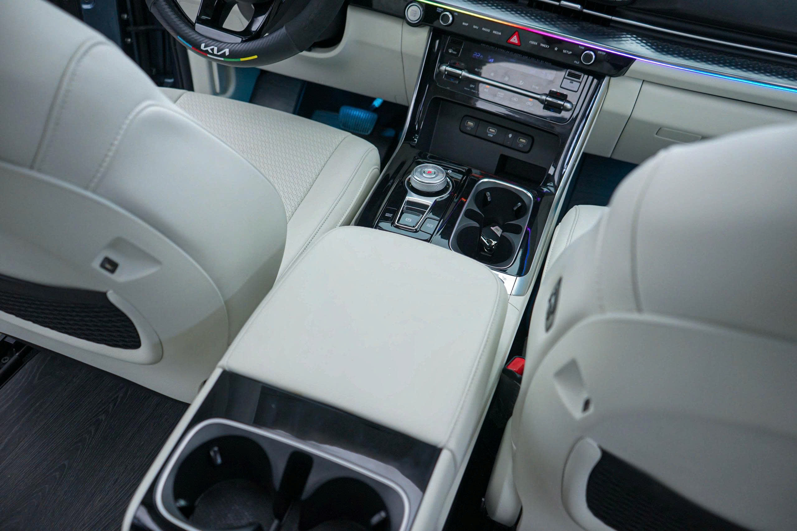 ĐỘ LIMOUSINE CARNIVAL ĐẲNG CẤP CHUYÊN CƠ MẶT ĐẤT
