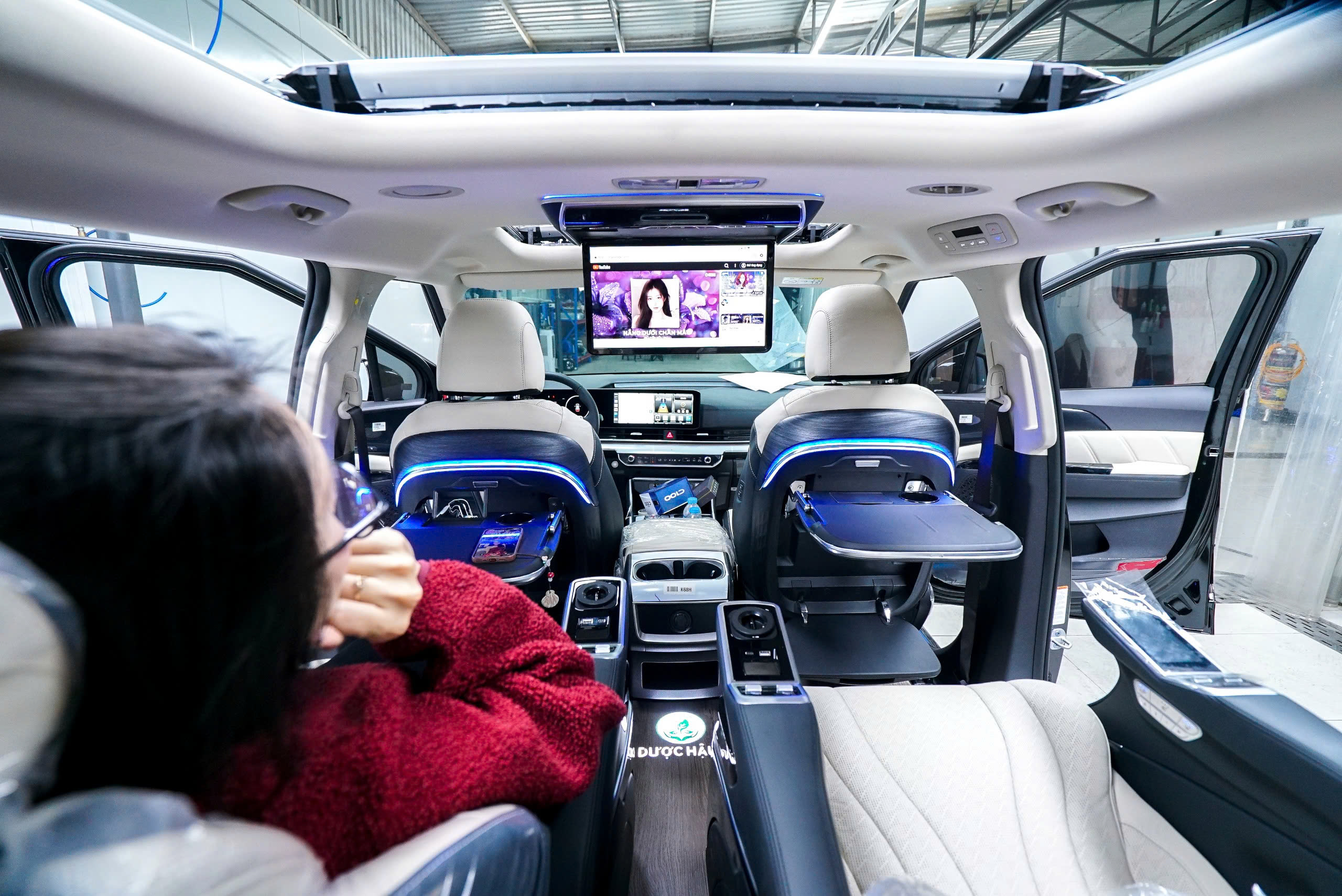 ĐỘ LIMOUSINE CARNIVAL ĐẲNG CẤP CHUYÊN CƠ MẶT ĐẤT