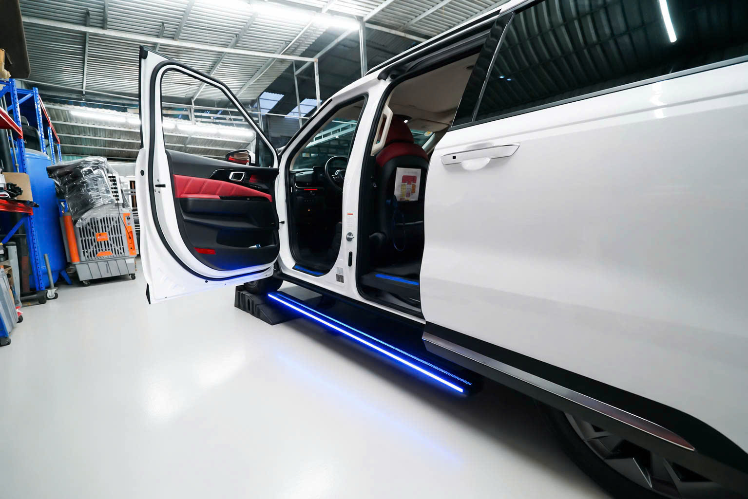 ĐỘ LIMOUSINE CARNIVAL ĐẲNG CẤP CHUYÊN CƠ MẶT ĐẤT