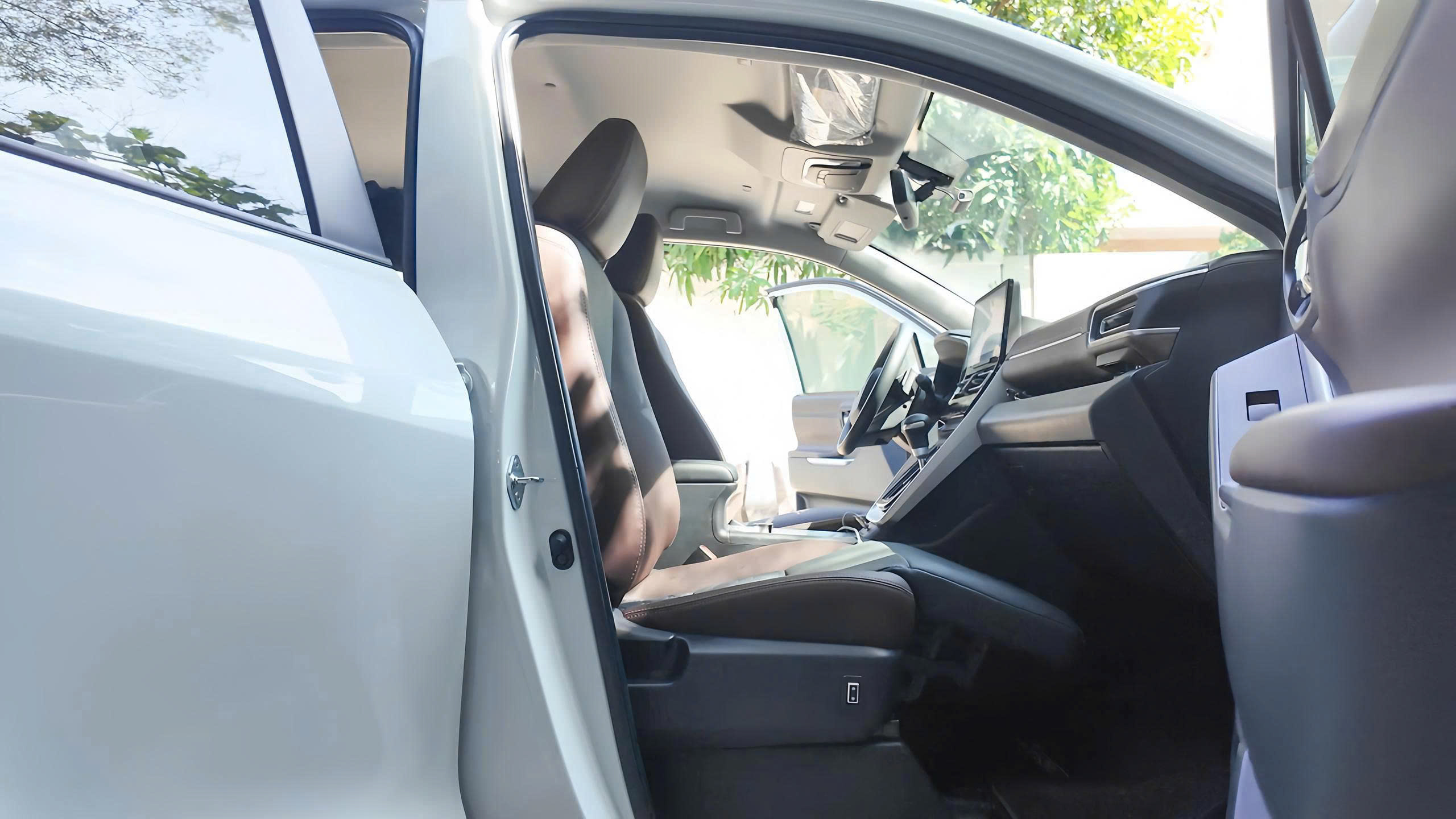 INNOVA CROSS NÂNG CẤP BỆ NÂNG CHÂN HOÀN MỸ