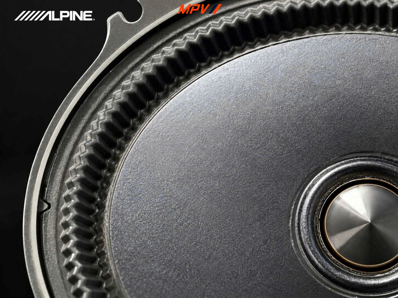 Alpine 3 way lift up: bộ nâng cấp âm thanh đáng giá cho Toyota Alphard