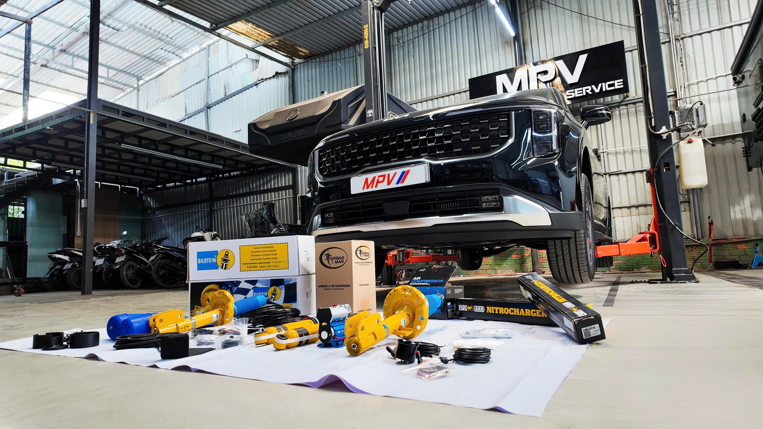 Thi công phuộc Bilstein tại mpvsaigon
