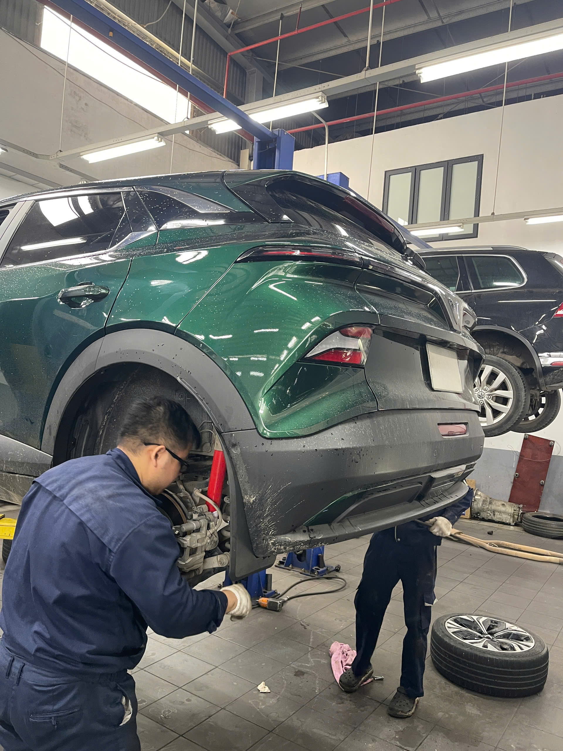 do phuoc koni xe dien vinfast