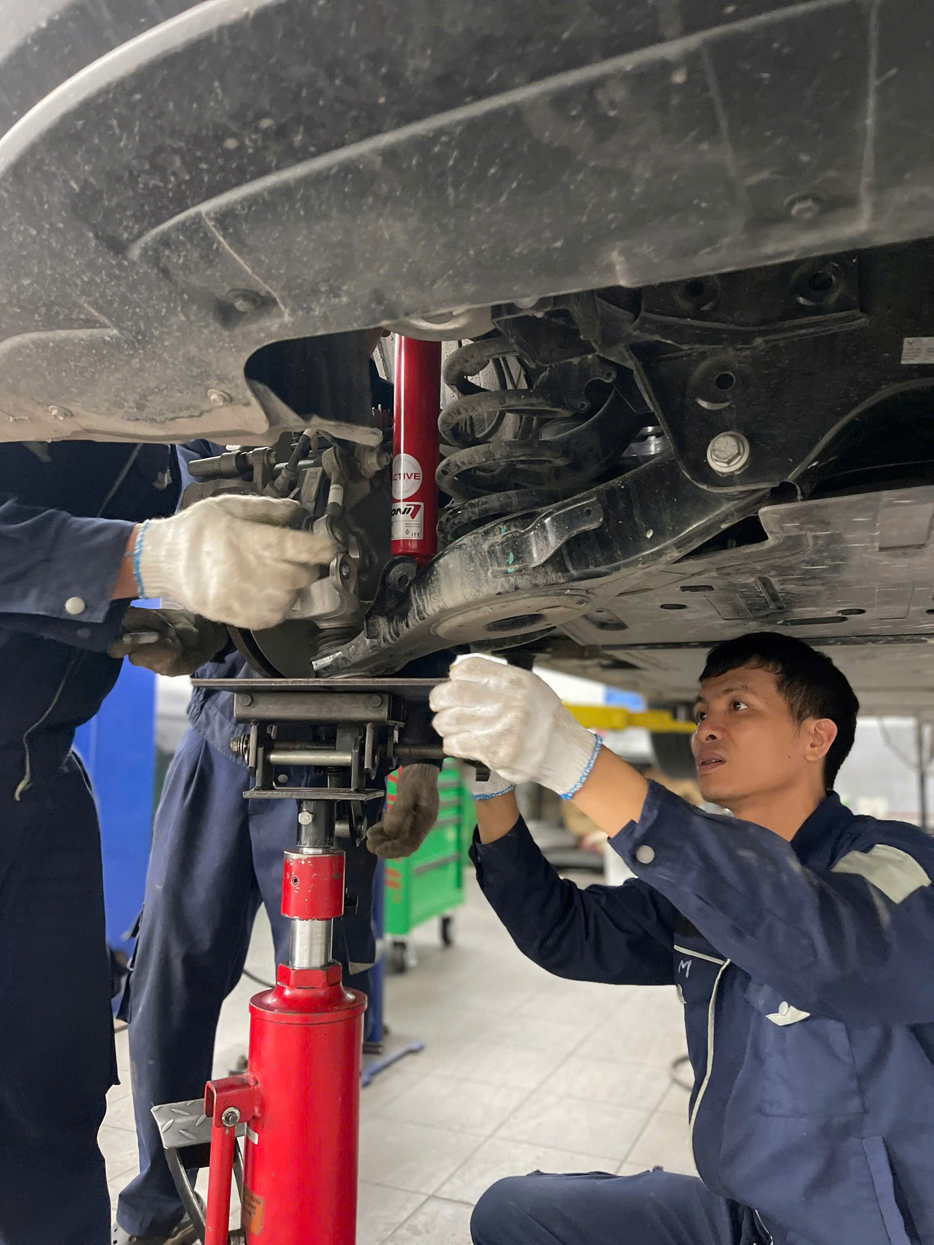 do phuoc koni xe dien vinfast