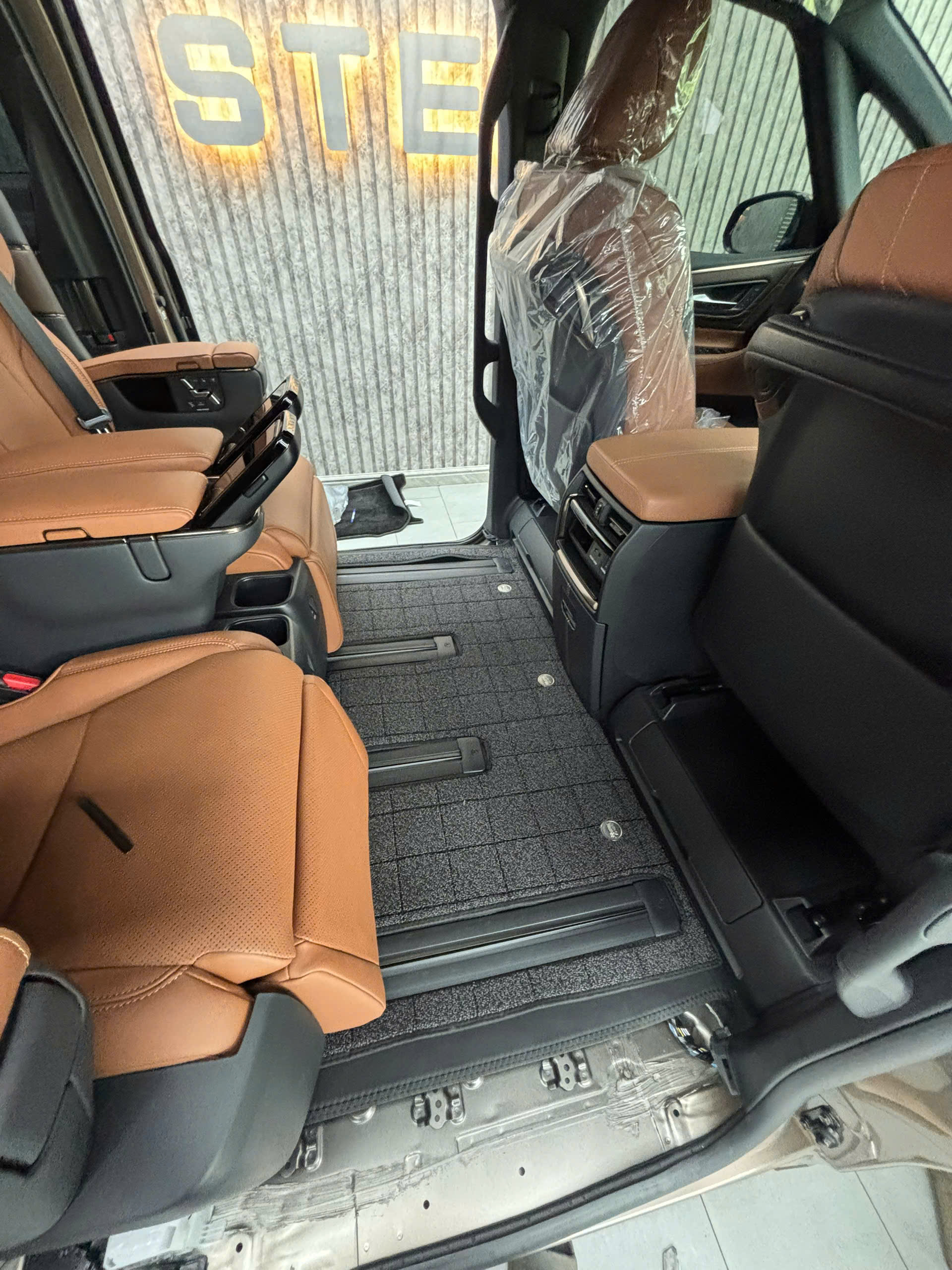 ĐỈNH CAO CHUYÊN CƠ VỚI THẢM LÓT SÀN ALPHARD 40