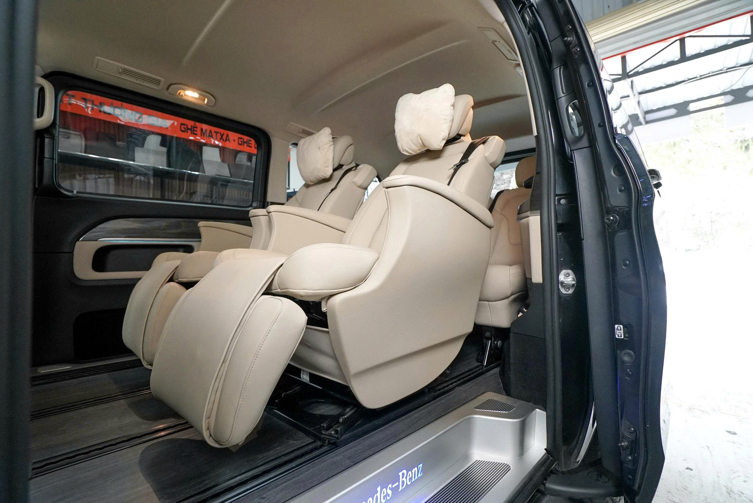Mau ghe V250 - Do limousine oto MPV Saigon