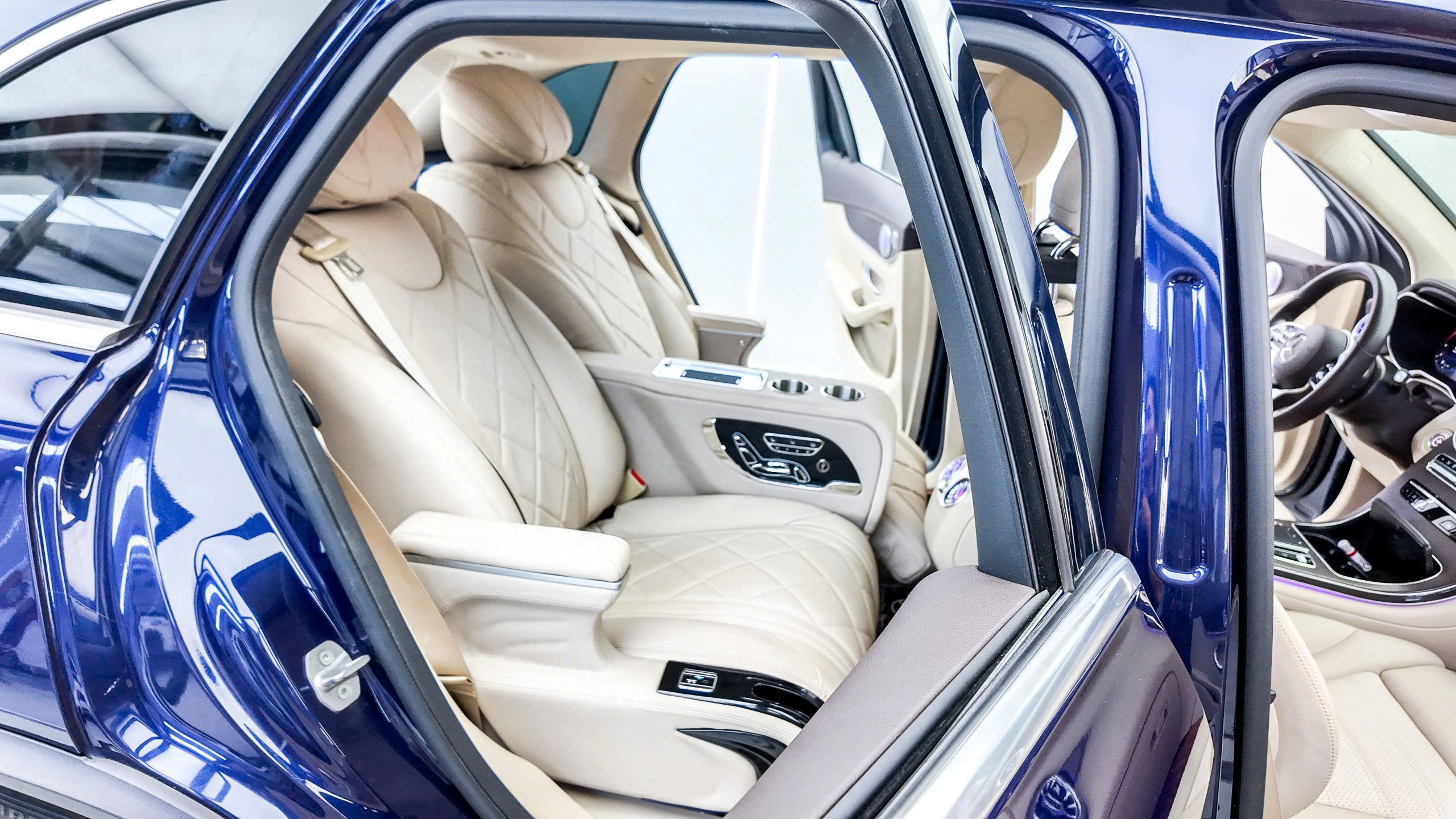 Mau ghe SUV - Do limousine oto MPV Saigon