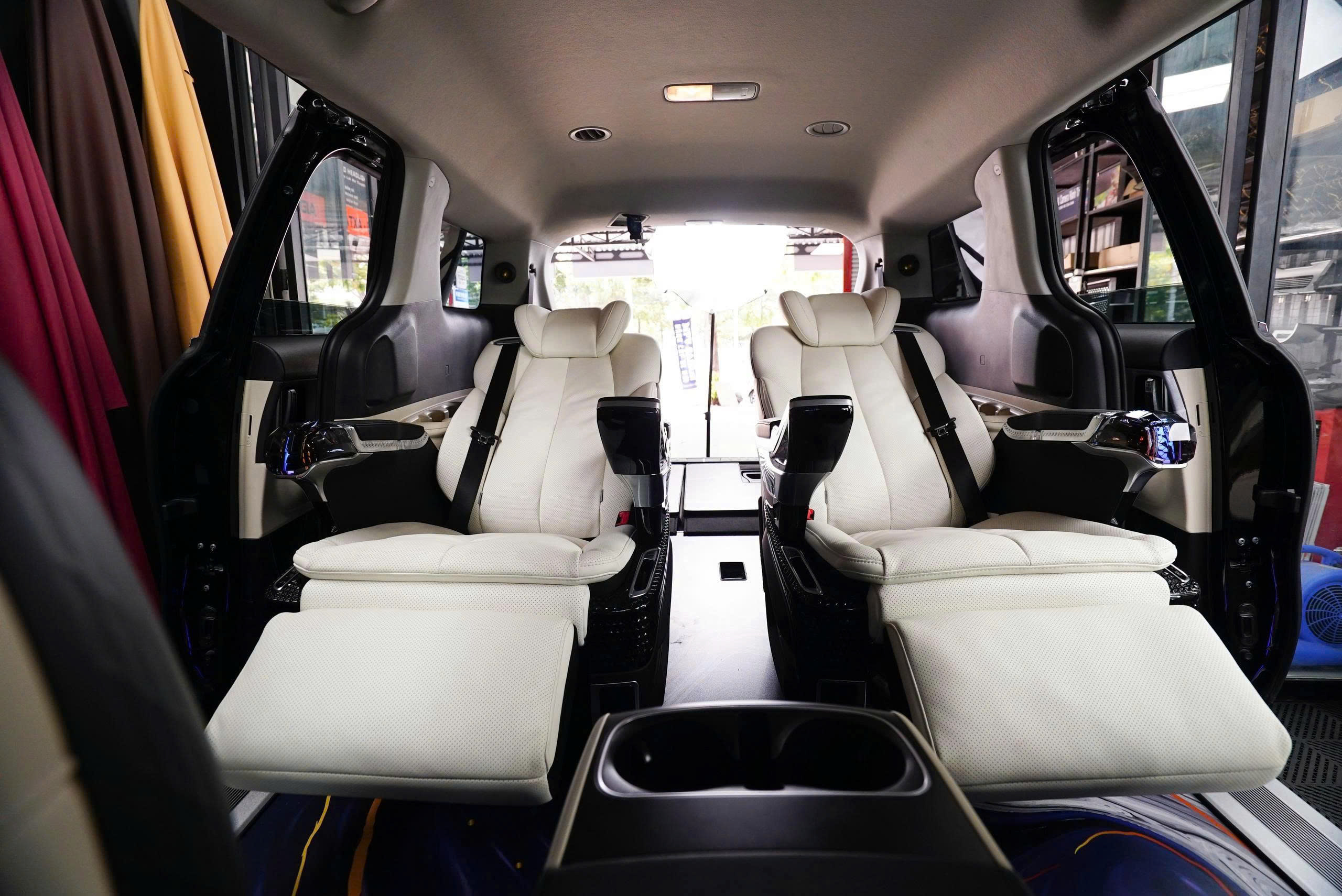 Do limousine oto MPV Saigon - Hinh 5