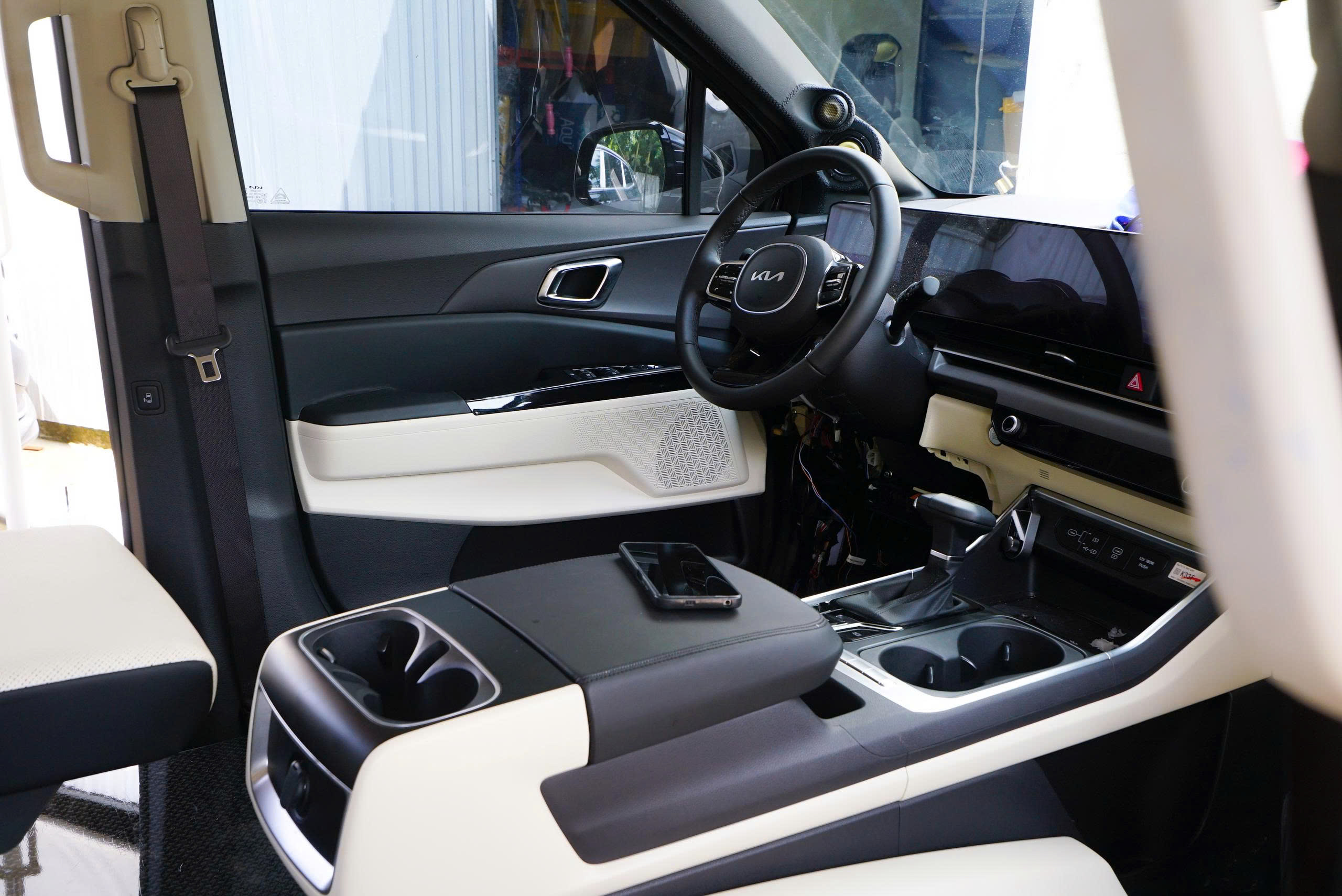 Do limousine oto MPV Saigon - Hinh 6