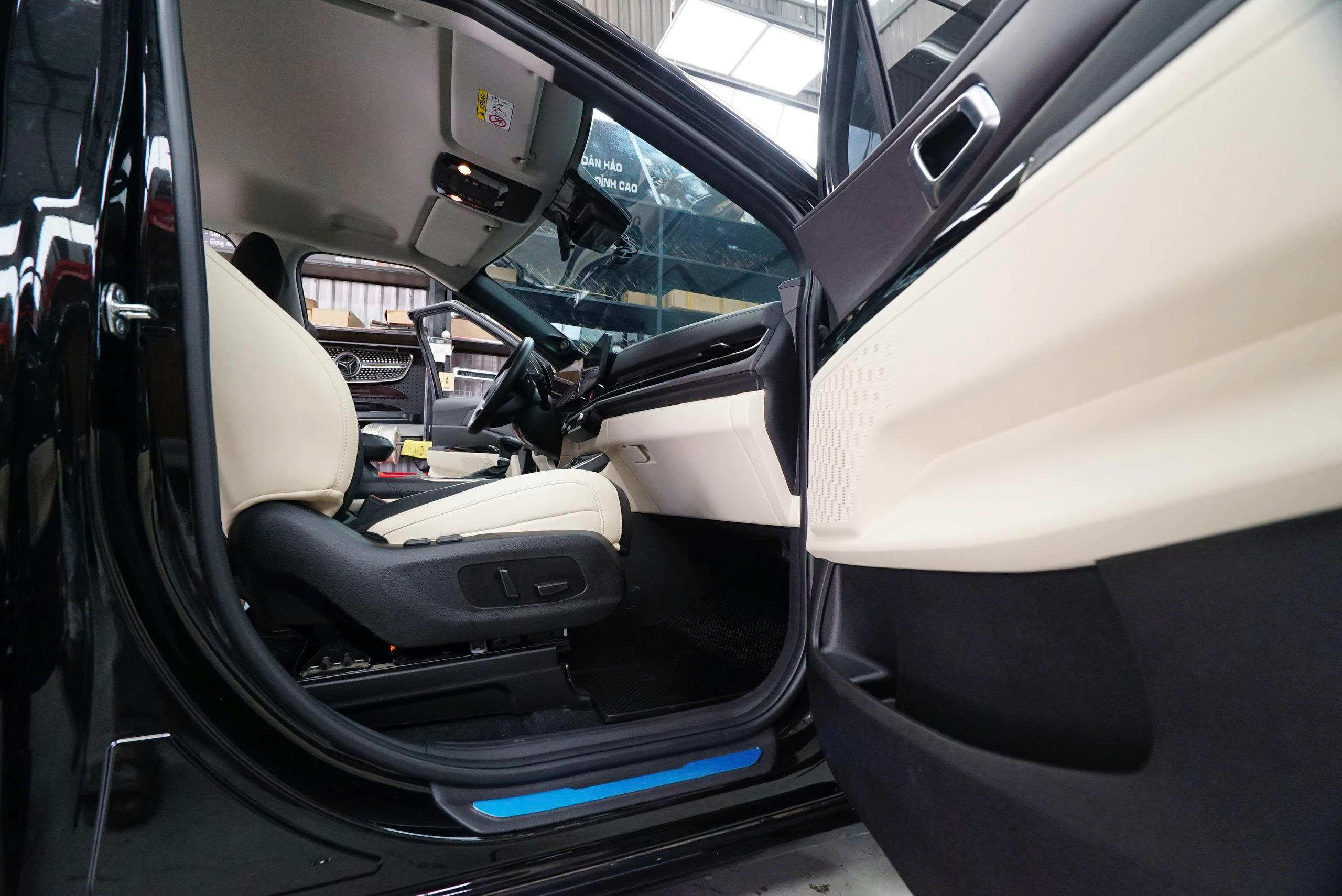 Do limousine oto MPV Saigon - Hinh 7