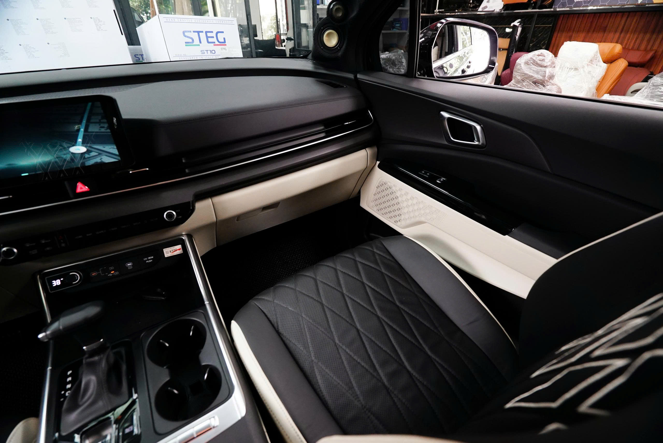 Do limousine oto MPV Saigon - Hinh 8