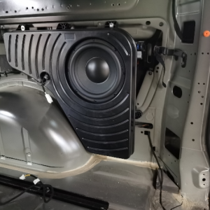 Nâng Cấp Loa Sub Hơi Mercedes Benz V250 V300: Âm Bass Hi-End Giữ Zin 100%